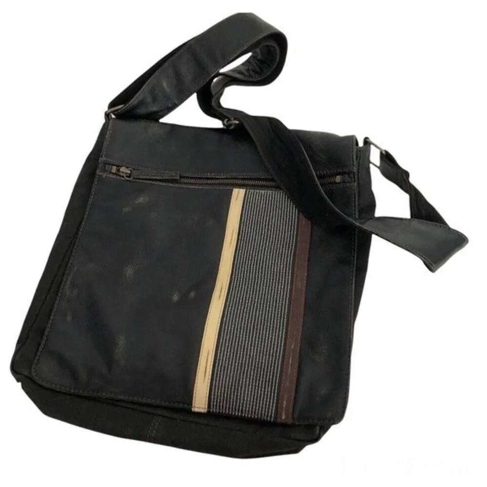 WILSONS Leather Messenger Bag Distressed Black Adjustable Strap UNISEX